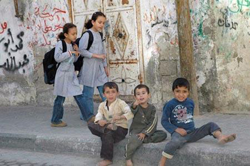 الأحوال البيئية في مخيمات القطاع… إلى أين؟!